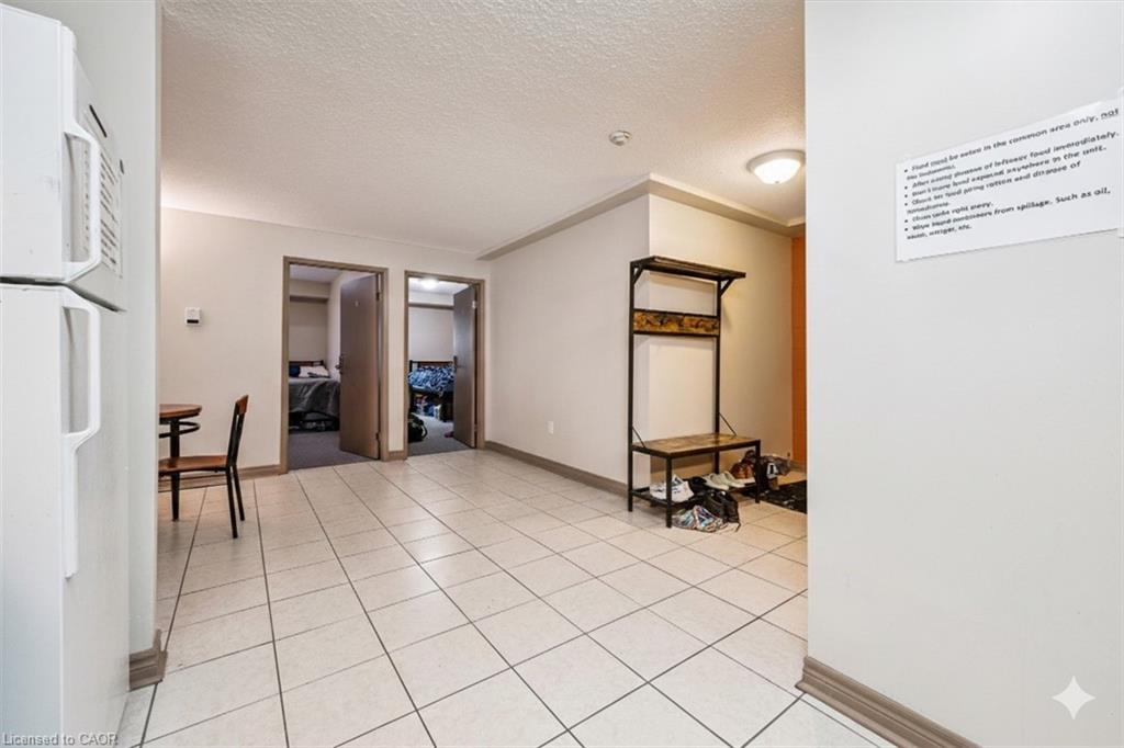 102-271 Lester Street Property Photo 7