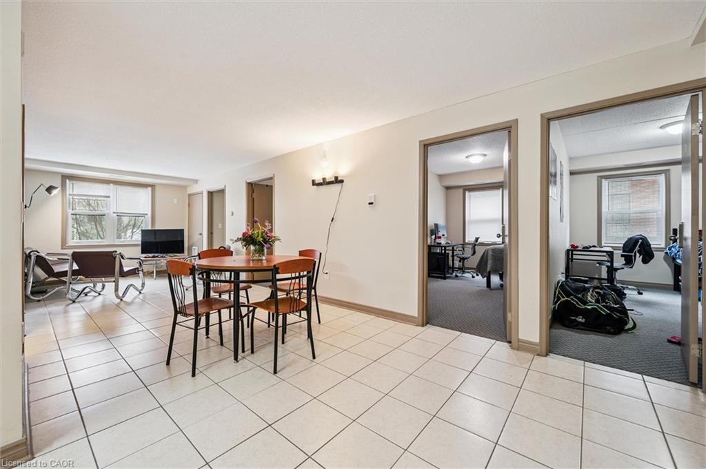 102-271 Lester Street Property Photo 11