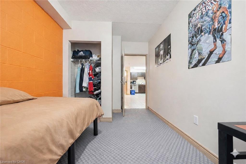 102-271 Lester Street Property Photo 14