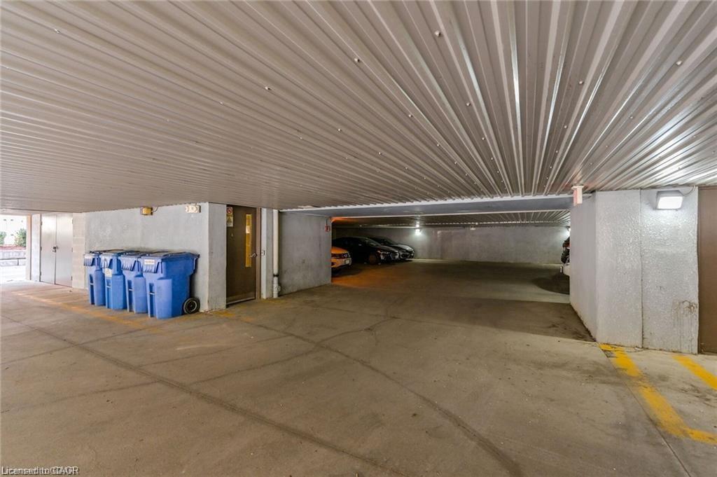 102-271 Lester Street Property Photo 27