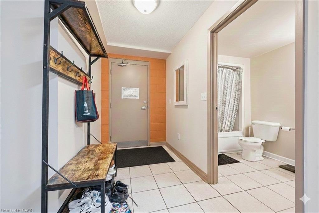 203-271 Lester Street Property Photo 7