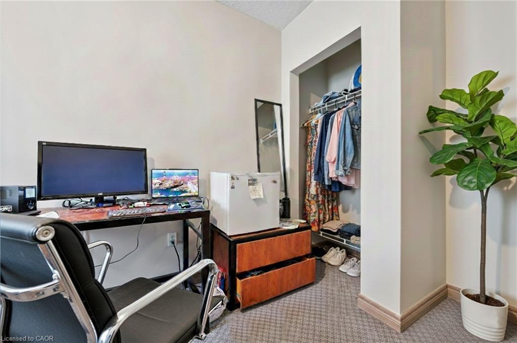 203-271 Lester Street Property Photo 21