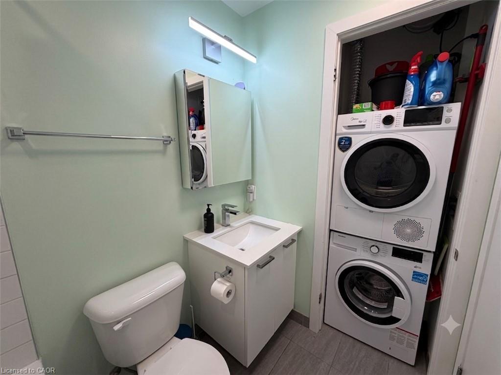 105-467 Charlton Avenue E Property Photo 13