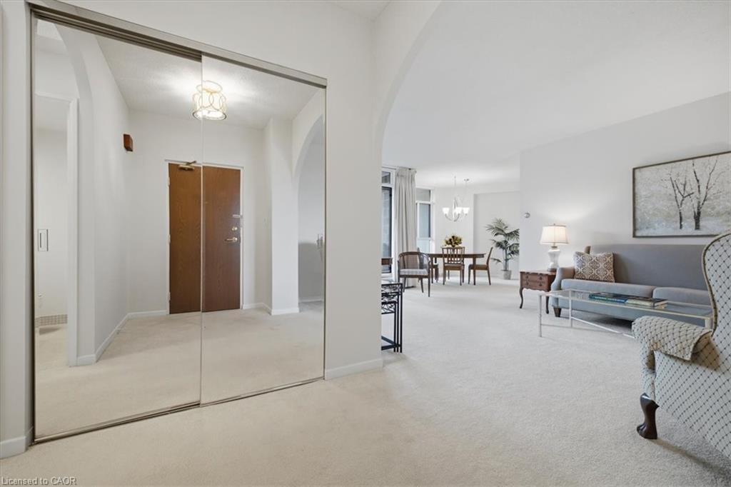 401-5250 Lakeshore Road Property Photo 3