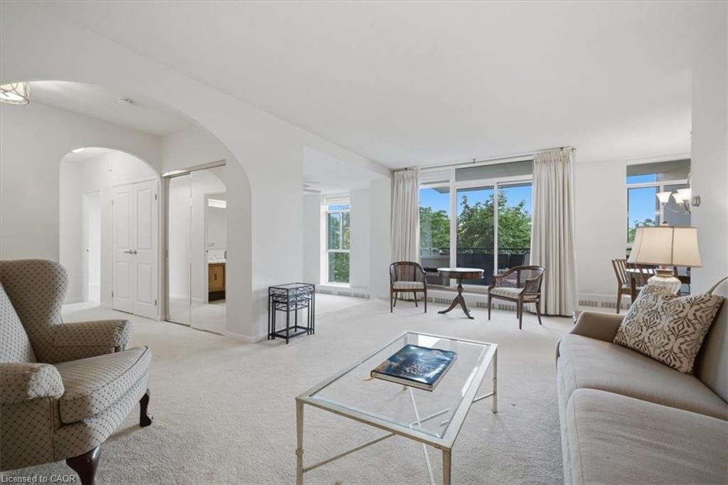 401-5250 Lakeshore Road Property Photo 6