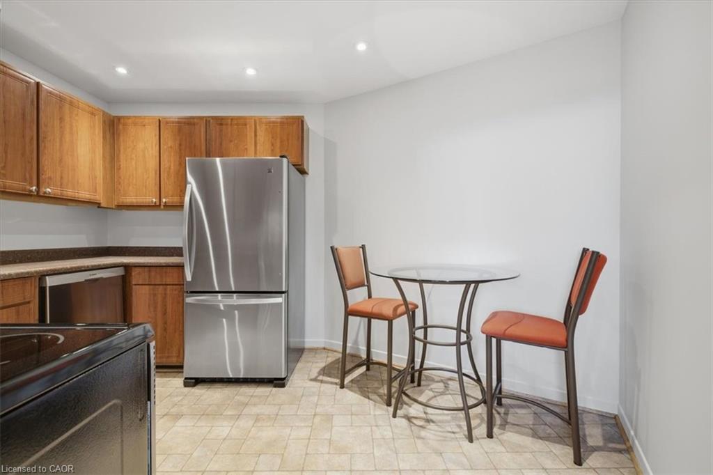 401-5250 Lakeshore Road Property Photo 13