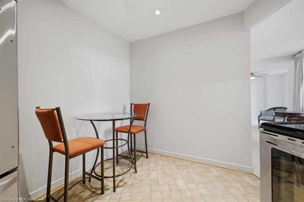 401-5250 Lakeshore Road Property Photo 15