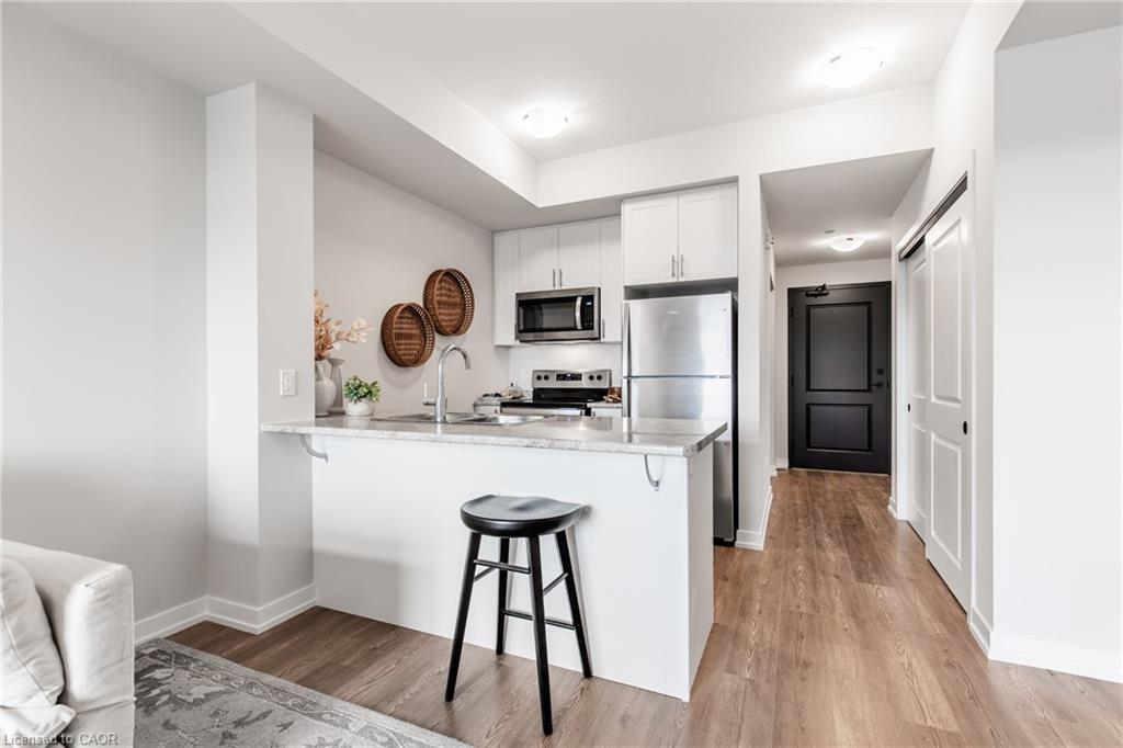 504-870 Queenston Road Property Photo 3
