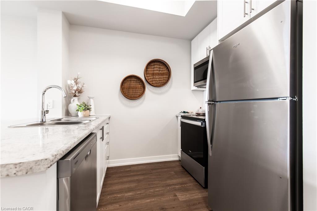 504-870 Queenston Road Property Photo 4