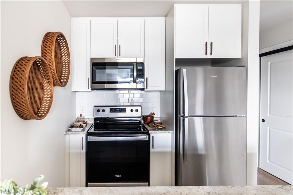 504-870 Queenston Road Property Photo 6