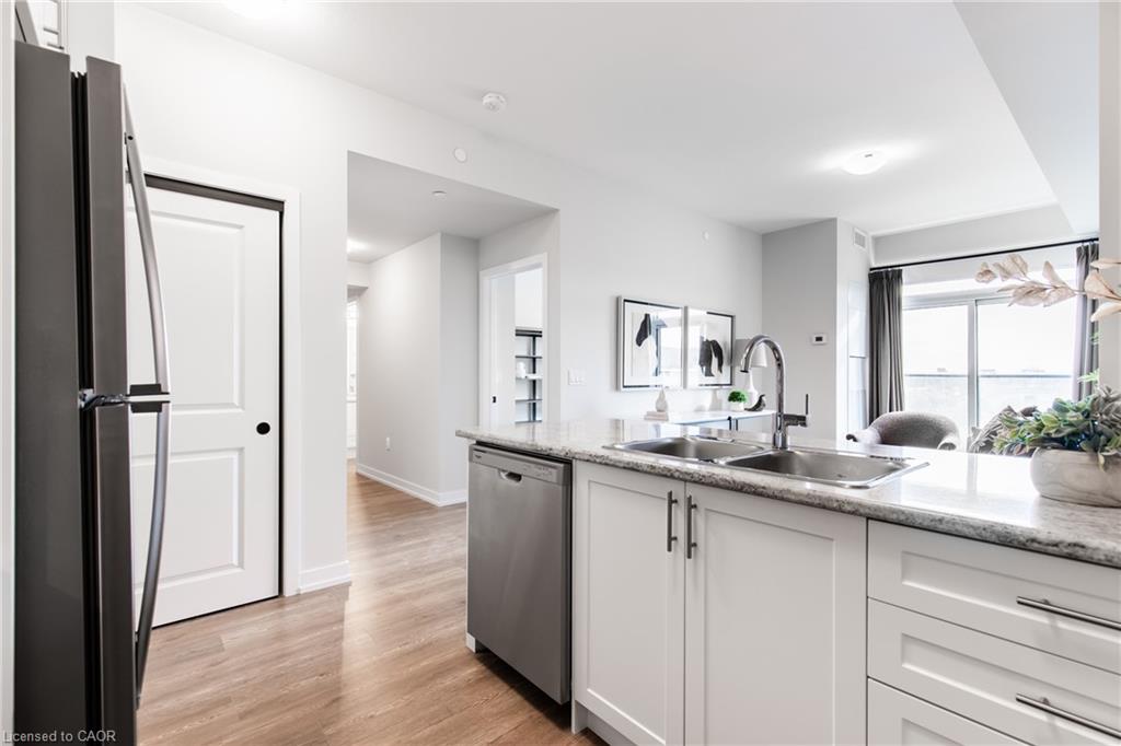 504-870 Queenston Road Property Photo 8