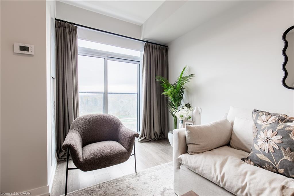 504-870 Queenston Road Property Photo 20
