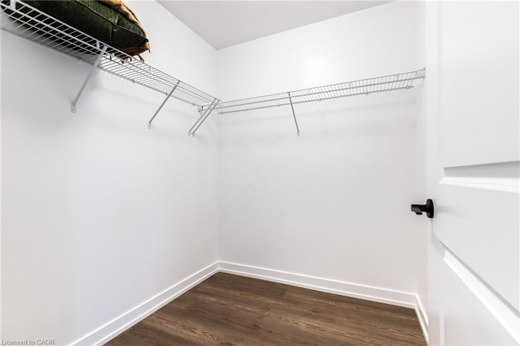 504-870 Queenston Road Property Photo 32