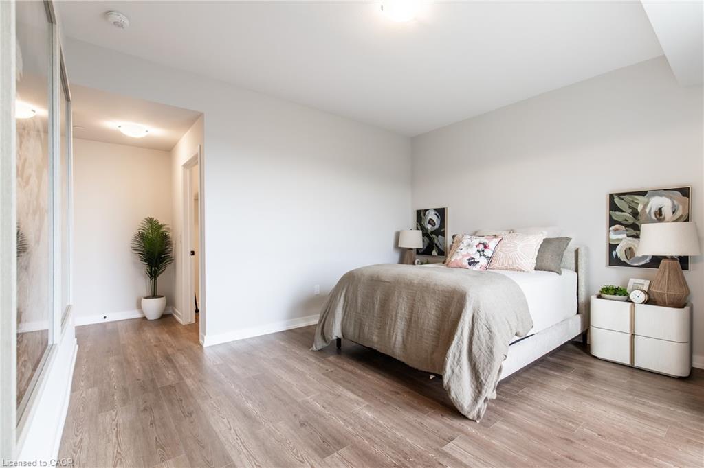 504-870 Queenston Road Property Photo 33