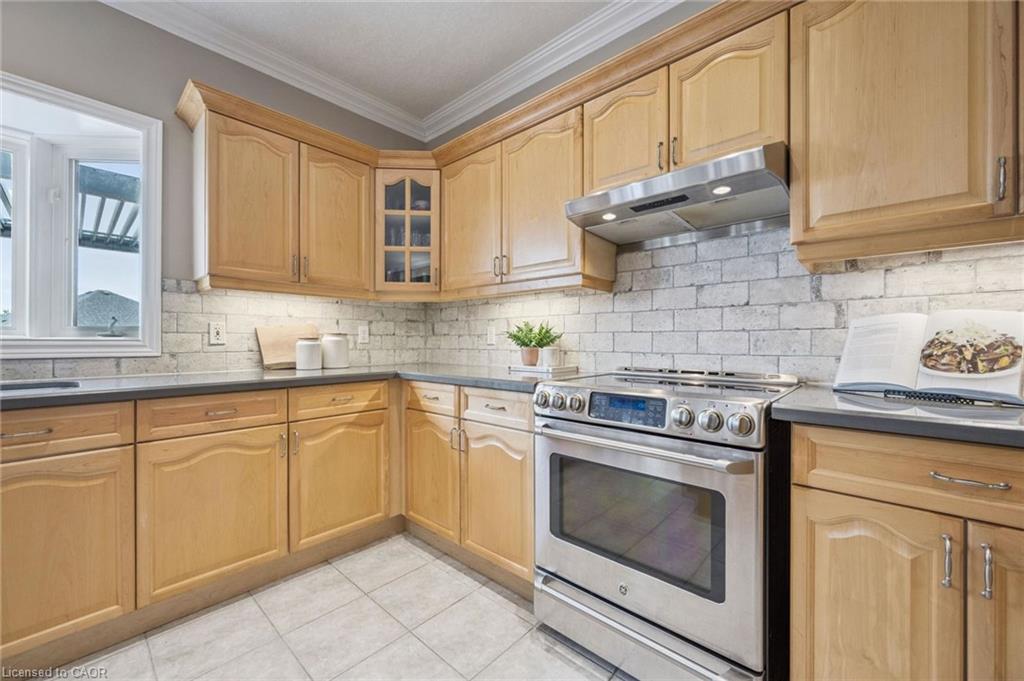 542 Rush Meadow Crescent Property Photo 14