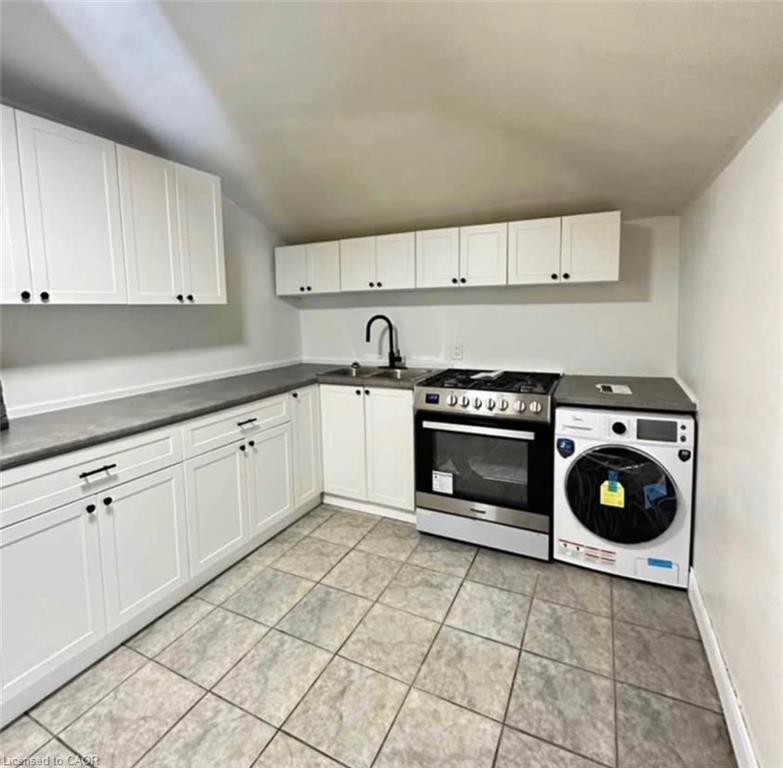 216 John Street N Property Photo 1