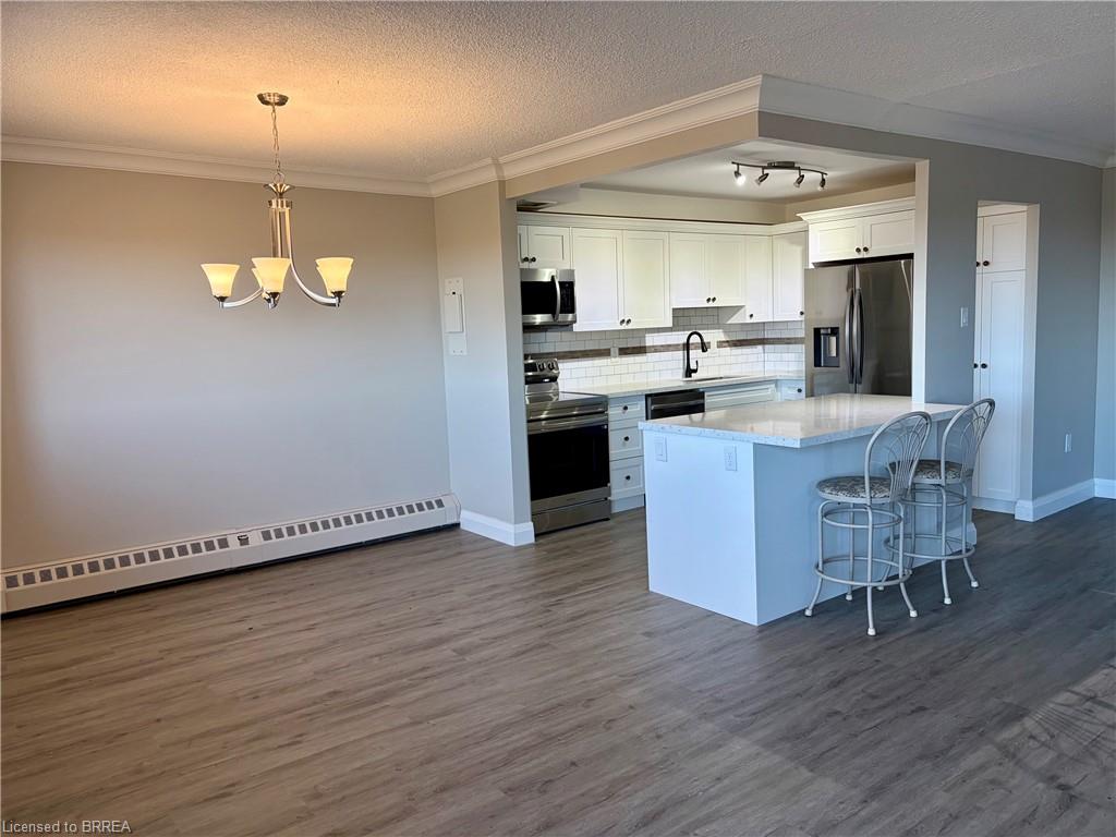 909-640 West Street Property Photo 3