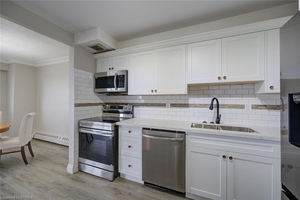 909-640 West Street Property Photo 5