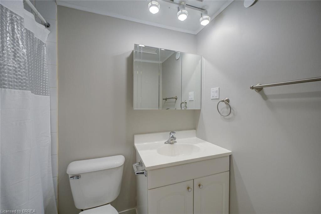 909-640 West Street Property Photo 13