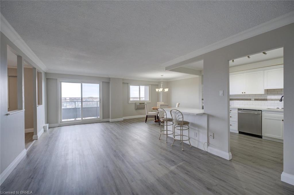 909-640 West Street Property Photo 32