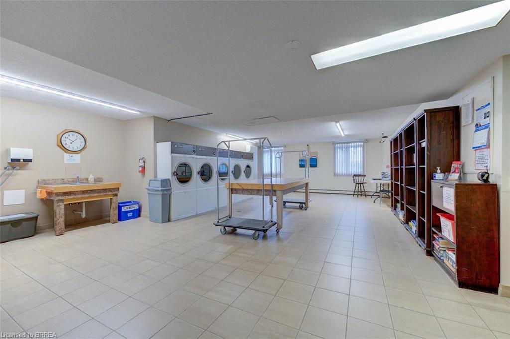 909-640 West Street Property Photo 49