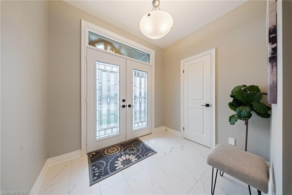 187 Craddock Boulevard Property Photo 2