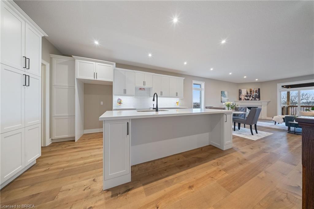 187 Craddock Boulevard Property Photo 5