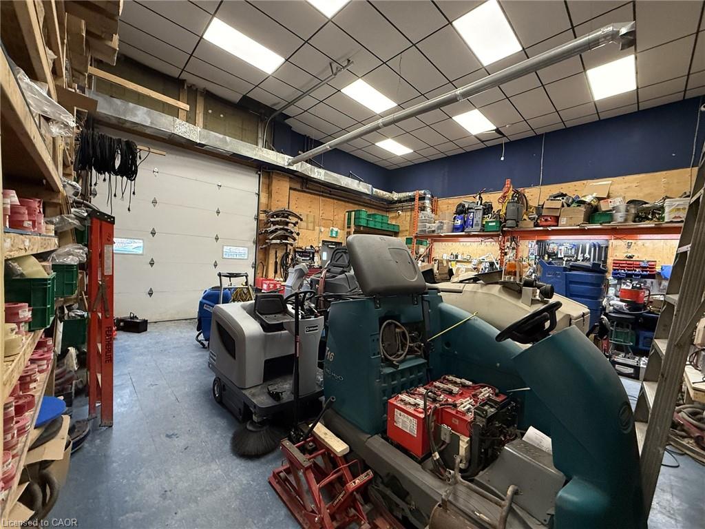 108 Parkdale Avenue N Property Photo 8