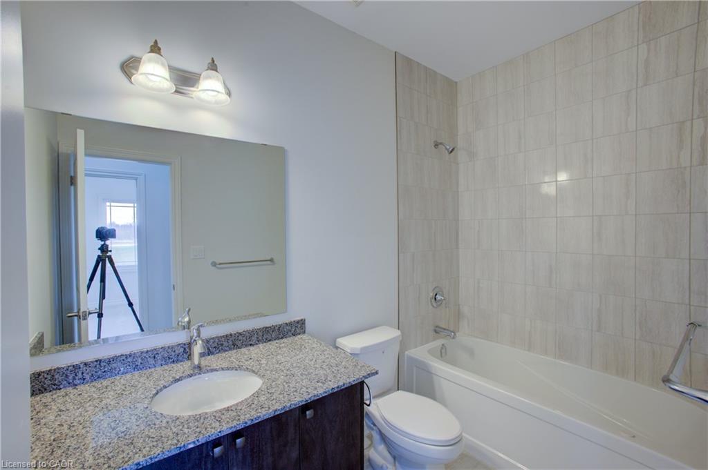 160 Ellen Street Property Photo 8
