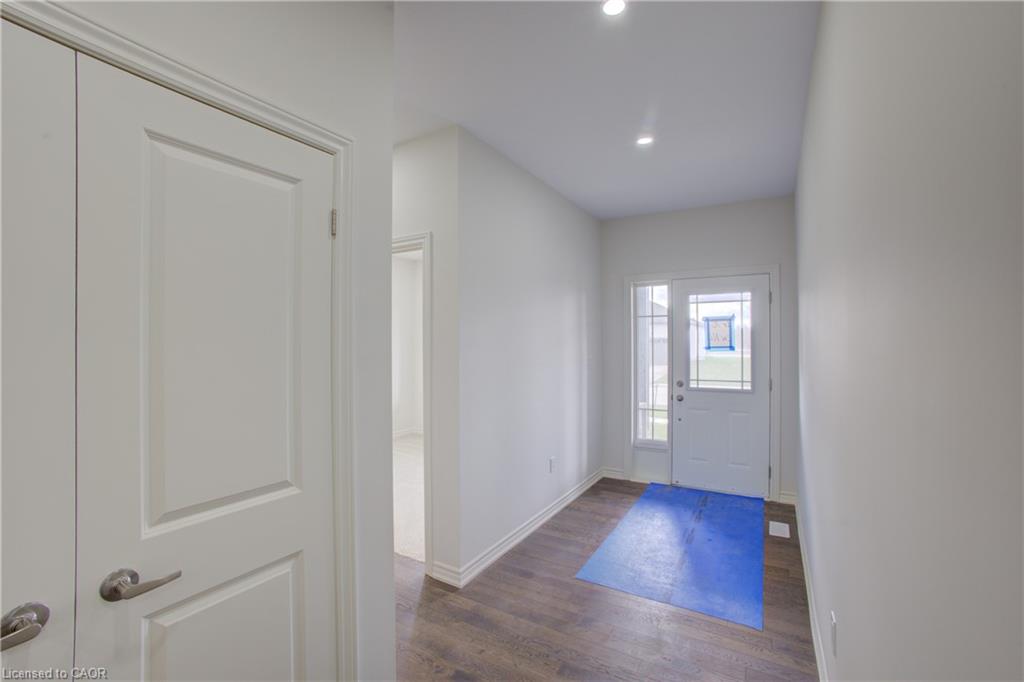 160 Ellen Street Property Photo 9