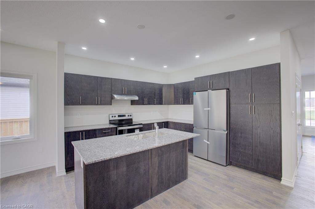 160 Ellen Street Property Photo 13