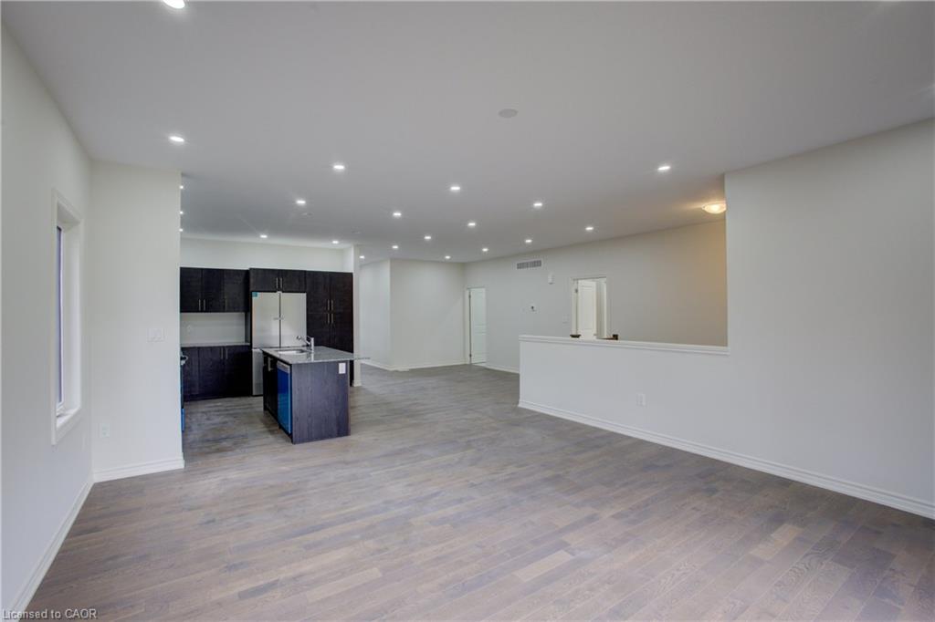 160 Ellen Street Property Photo 18