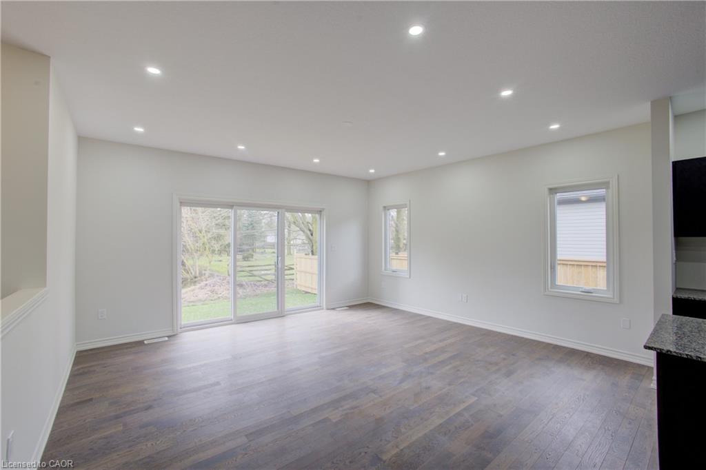 160 Ellen Street Property Photo 20
