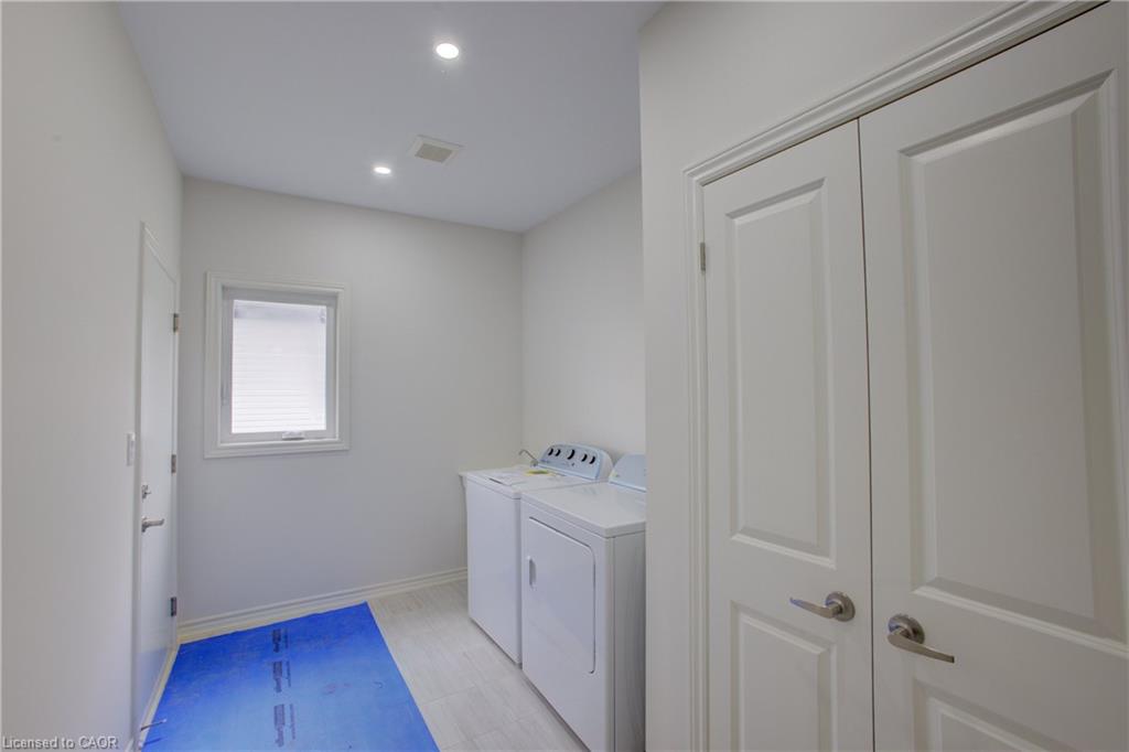 160 Ellen Street Property Photo 24