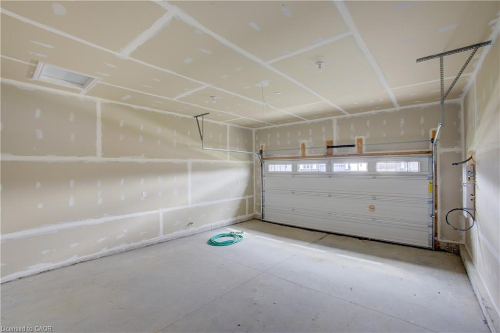 160 Ellen Street Property Photo 25