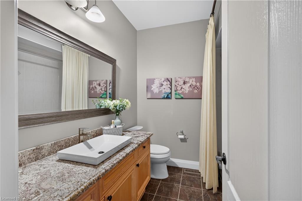 2050 15 Side Road Property Photo 21