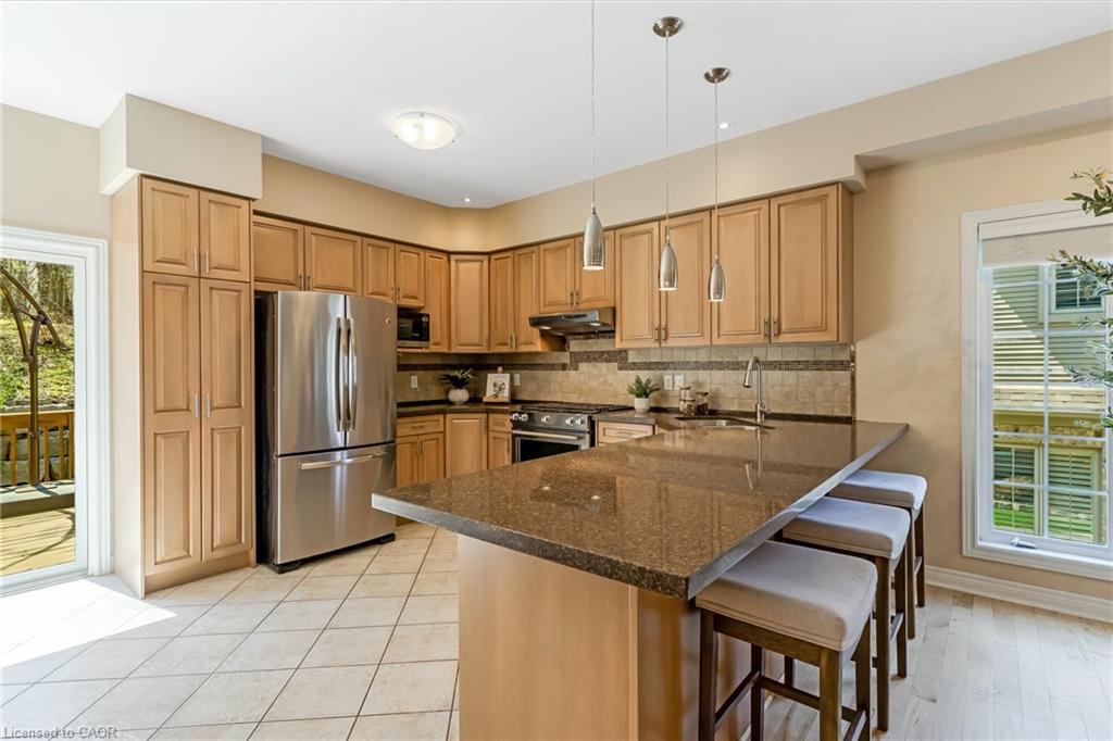 227 Chestnut Hill Crescent Property Photo 12