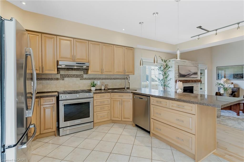 227 Chestnut Hill Crescent Property Photo 14