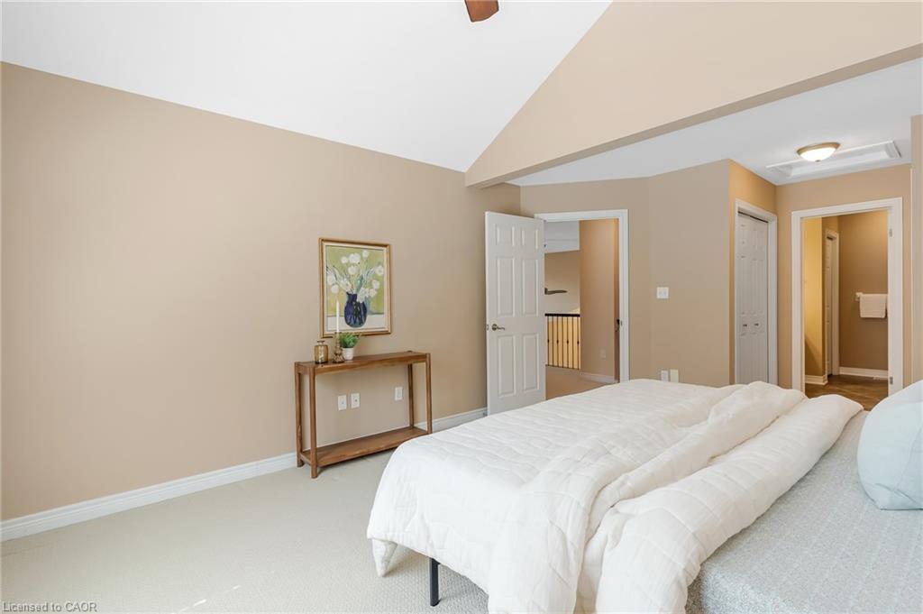 227 Chestnut Hill Crescent Property Photo 24