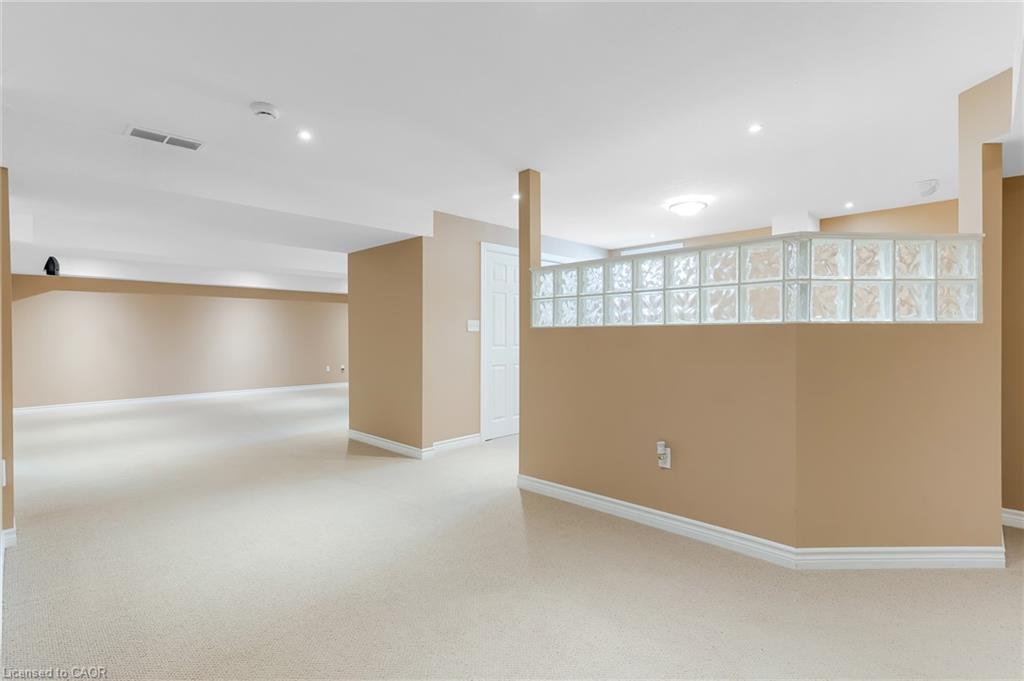 227 Chestnut Hill Crescent Property Photo 26