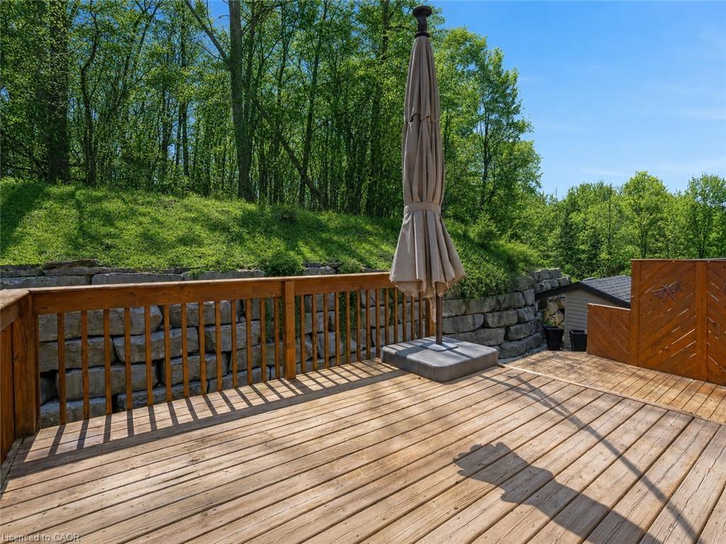 227 Chestnut Hill Crescent Property Photo 36