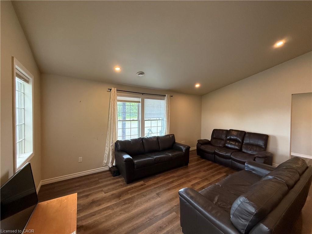 1048 Highway 59 Property Photo 8
