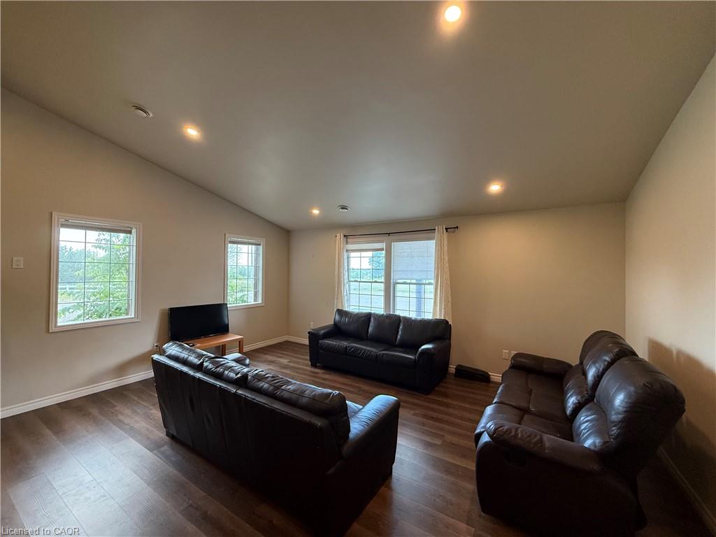 1048 Highway 59 Property Photo 9