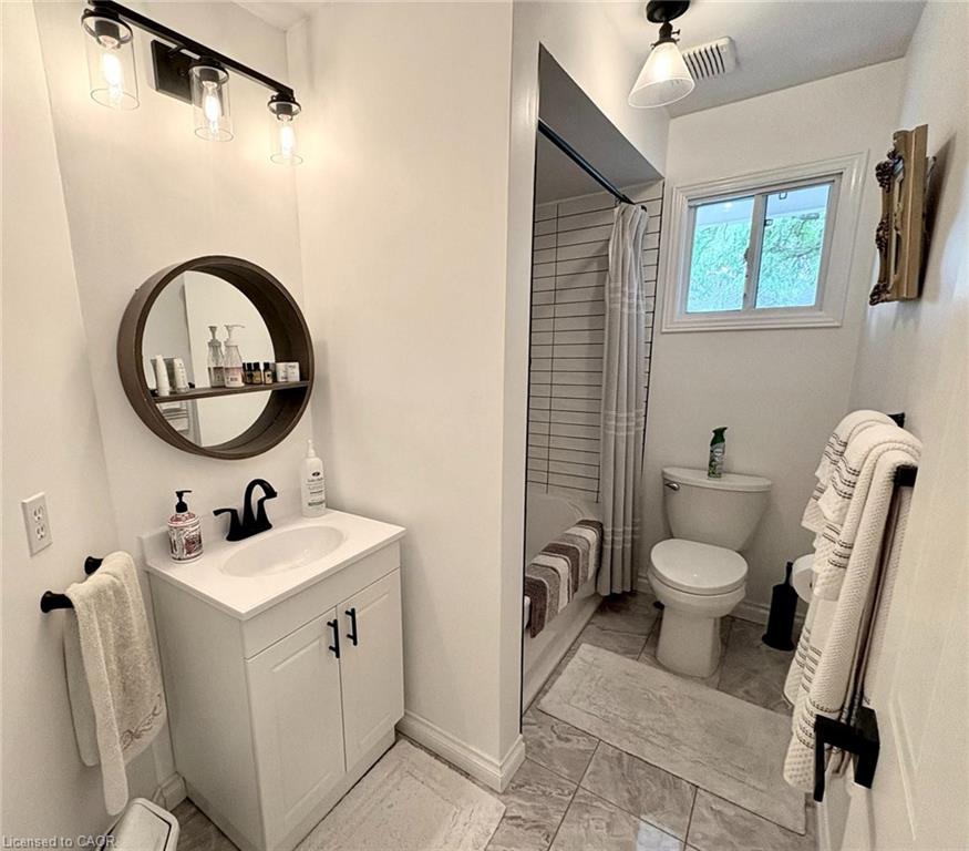 227 Silverbirch Boulevard Property Photo 9