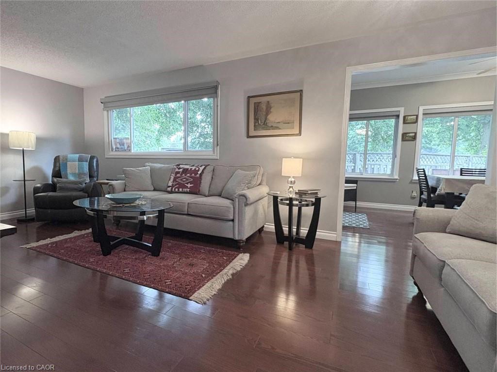 227 Silverbirch Boulevard Property Photo 15