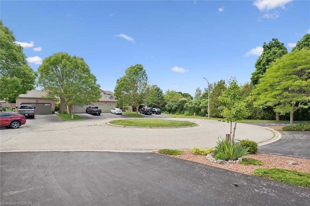 658 Ellesmere Court Property Photo 4
