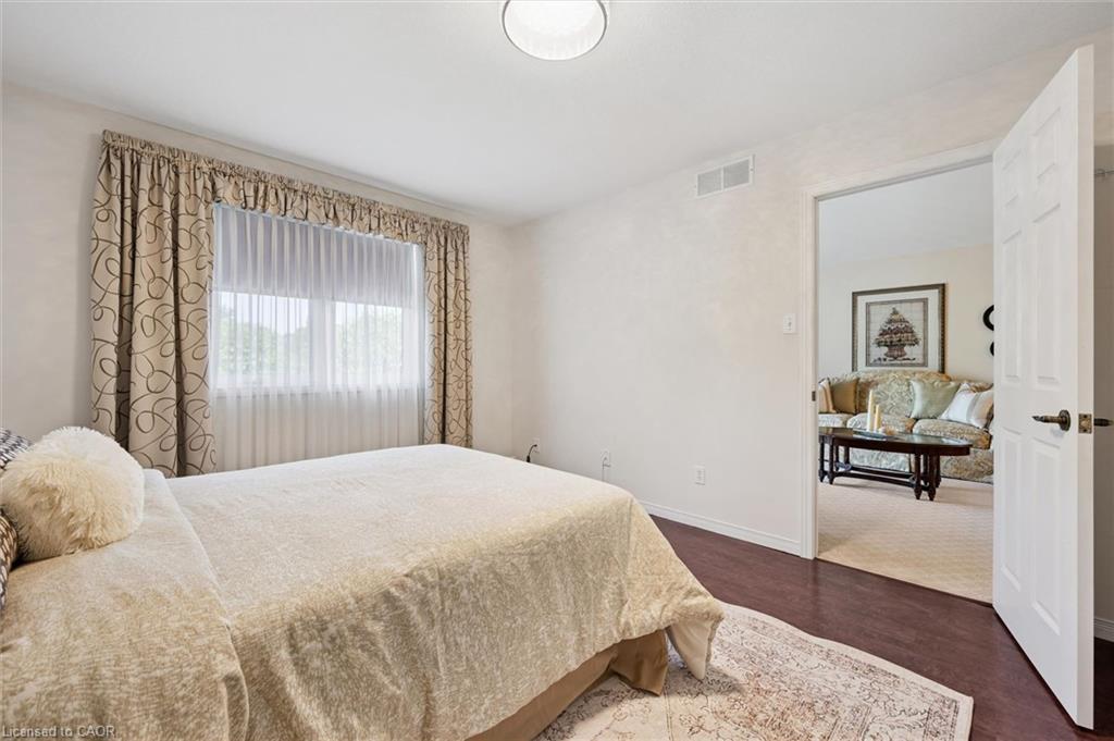 658 Ellesmere Court Property Photo 18