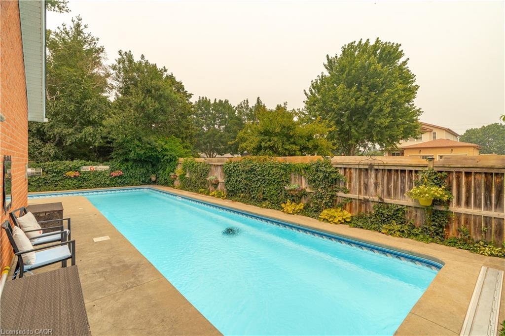 79 Beaverbrook Crescent Property Photo 4