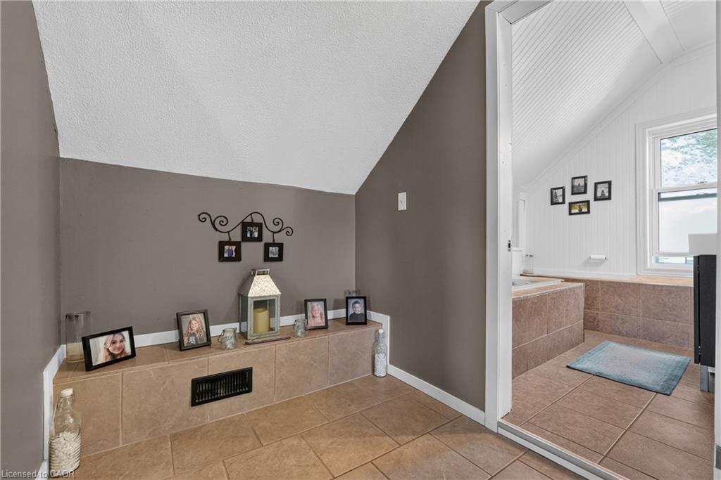 503 John Street Property Photo 22