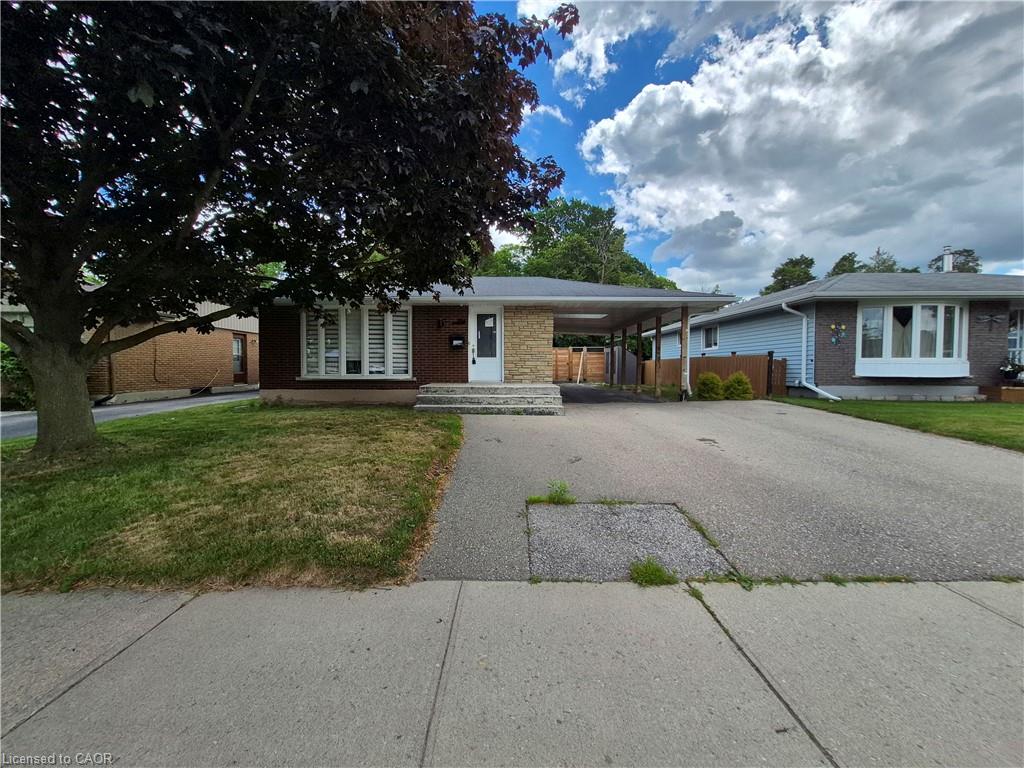 154 Appalachian Crescent Property Photo 1
